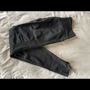 New Alphalete Halo Leggings- Black size Medium